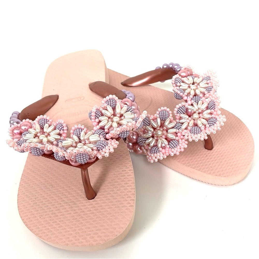 Havaianas custom floral design beaded Rosa Ballet pink flip flops. Sz  US6